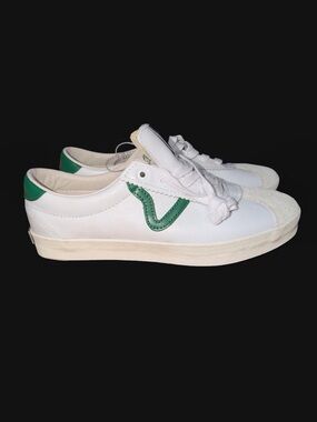 NWOT Men’s White Vans sneakers with green accents size 9 #skateboarding #skate